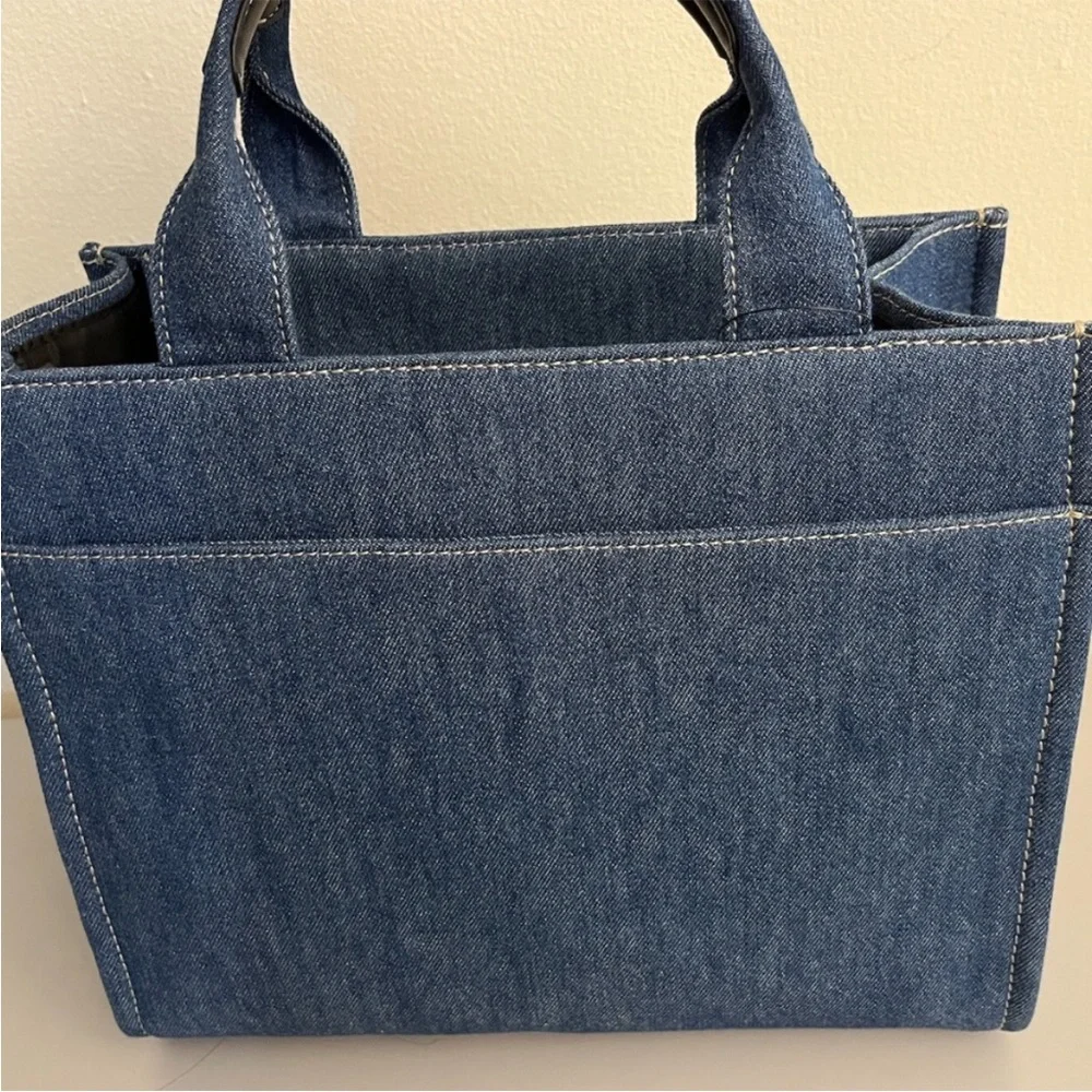 DKNY DENIM EMBROIDERY LOGO TOTE CROSSBODY
BAG, NWOT - Picture 3 of 4